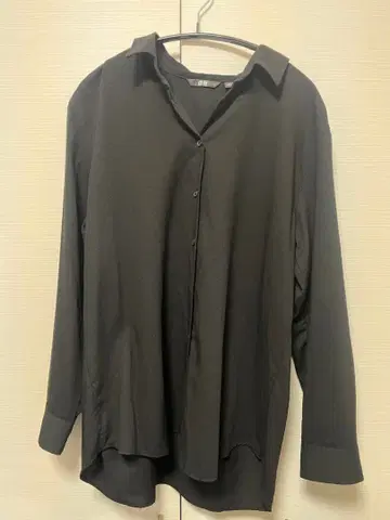 [새상품] UNIQLO 블랙 긴팔 셔츠