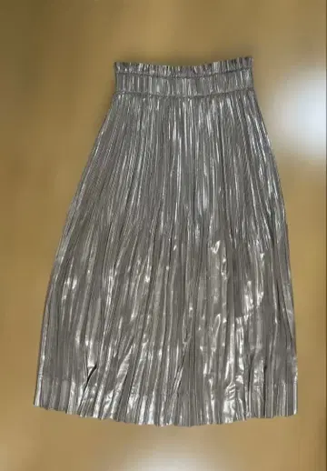 프리미에 아롱디스망 베이지 플리츠 스커트