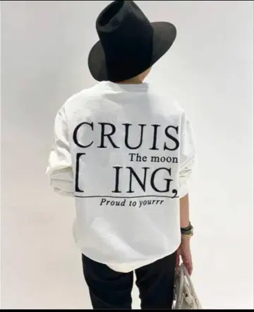 AP STUDIO 자수 맨투맨 풀오버 트레이닝복 화이트