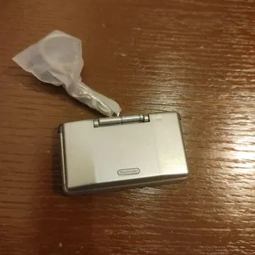 닌텐도 뮤지엄 한정판 키링 DS 2004