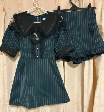 NOEMIE 자수 넥타이 포함 레이스 프릴 셋업