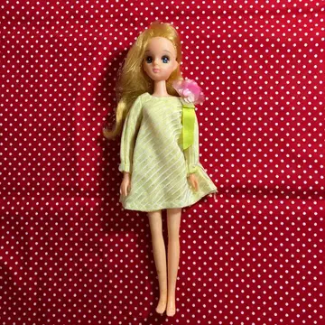 레이디 리카 꽃의 트리오 준