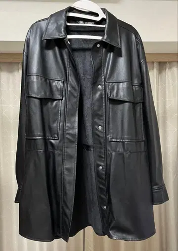 ZARA 블랙 가죽 자켓