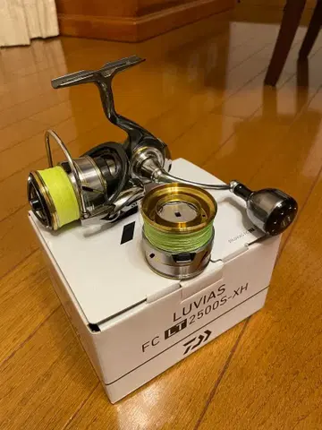 20 루비아스 FC LT 2500S-XH 스페어 스풀 포함