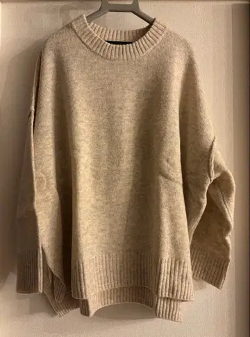 미즈이로 인드 베이지 니트 스웨터