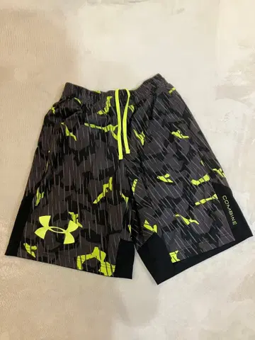 언더아머 컴바인 남성용 하프 팬츠 S 사이즈