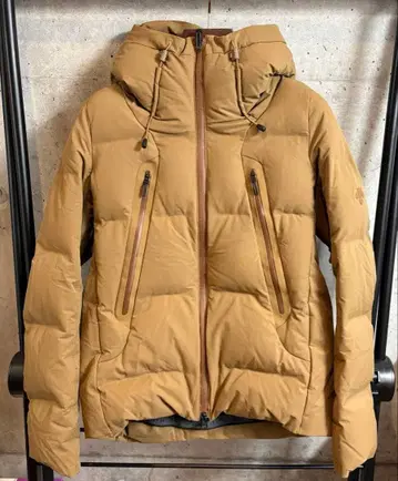 데상트 미즈사와 다운 마우테니아 S 사이즈 새상품급