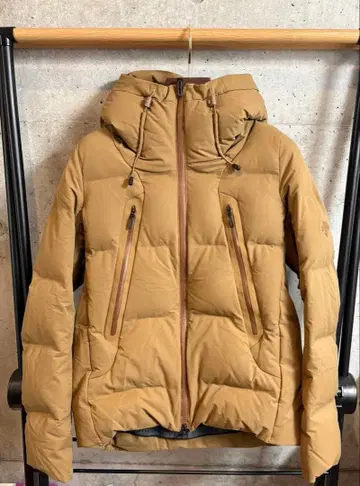 데상트 올테라인 미즈사와 다운 마우테니아 S 사이즈 새상품급