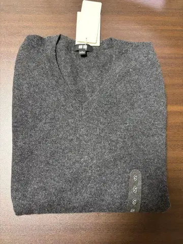 UNIQLO 캐시미어 100% 다크 그레이 V넥 스웨터 S