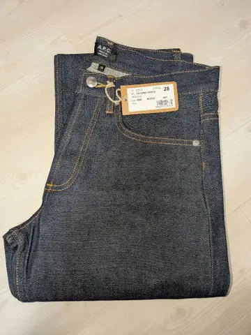 A.P.C. 단종 RESCUE 데드스탁 28