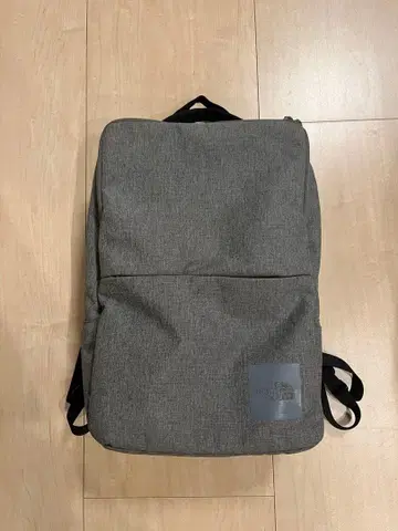 THE NORTH FACE 셔틀 데이팩 그레이