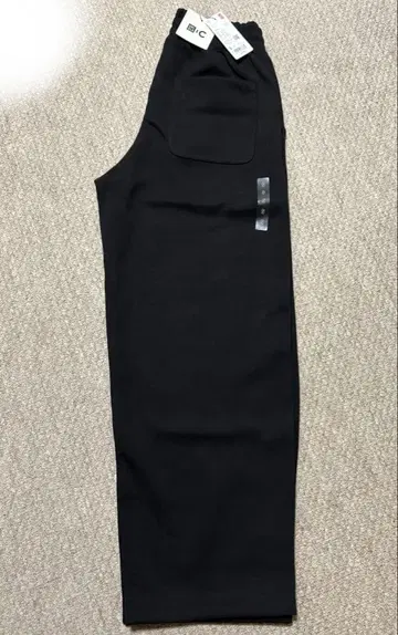 [ 미사용 새상품 ] 유니클로 맨투맨 와이드 팬츠 블랙 S