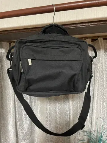 블랙 숄더백 marie claire