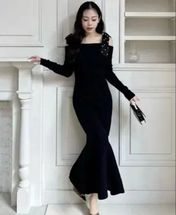 ROYAL PARTY 펄 리본 오프숄더 머메이드 원피스