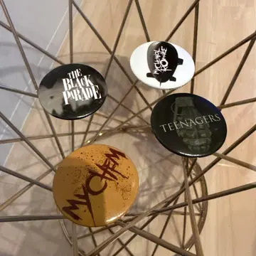 마이 케미컬 로맨스 캔 배지