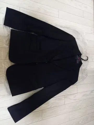 블랙 컬러 수트 자켓 팬츠 스커트