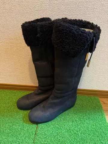 JIMMY CHOO 블랙 퍼 롱 부츠