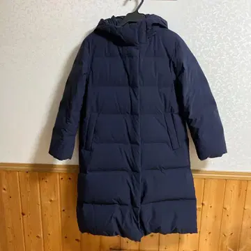 네이비 후드 부착 롱 다운 자켓