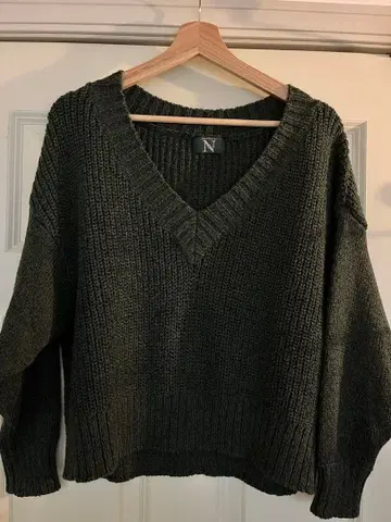 RNA 다크 그린 V넥 니트 M