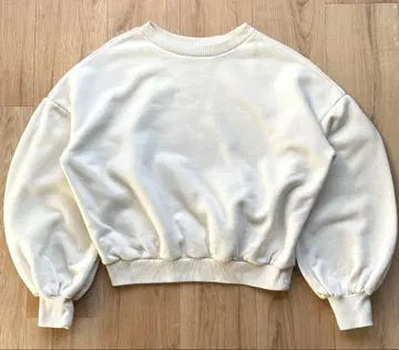 OSHIMA REI 크루넥 맨투맨 퍼프 슬리브 아이보리