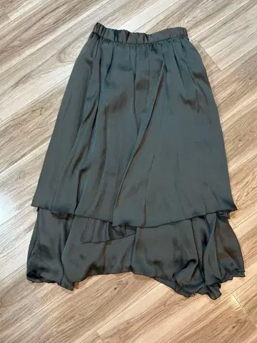 [ 미사용 ] Anside 다크 그레이 플레어 스커트 ( M 사이즈 )