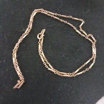 골드 컬러 체인 목걸이