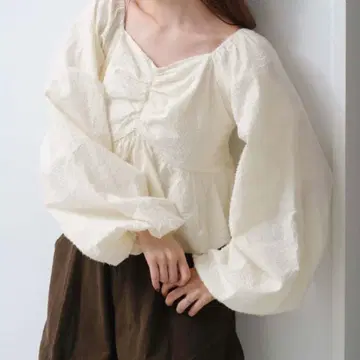 [이번 시즌] Kastane 데미지 루프 벌룬 블라우스 미스틱