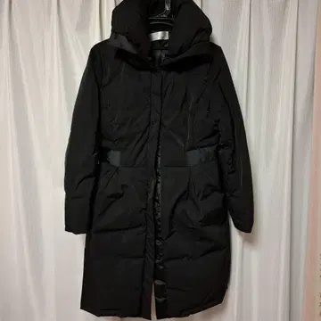블랙 후드 부착 충전솜 코트