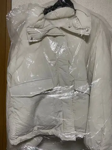 앤도미 다운 자켓 화이트