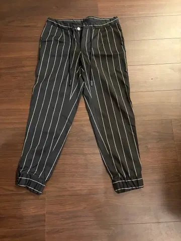 스트라이프 디자인 슬랙스