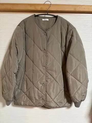 어반 리서치 충전솜 퀼팅 노카라 자켓