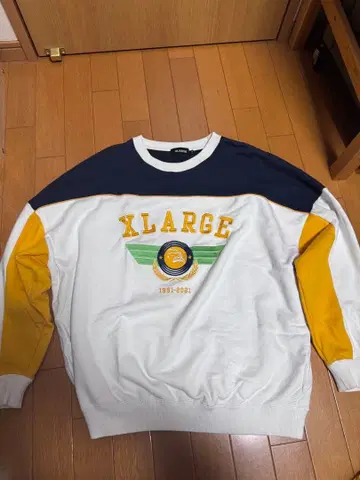 XLARGE 트레이닝복