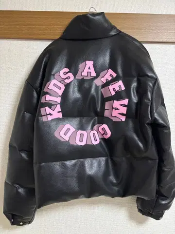 A FEW GOOD KIDS 핑크 글자