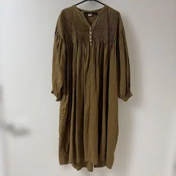 새상품급 08Mab 핀턱 볼륨 소매 원피스 머스타드