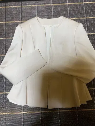 아나이 트리아세 새틴 페플럼 자켓 34