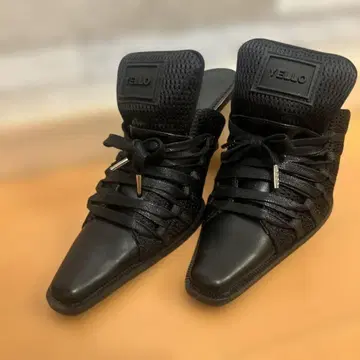 YELLO 블랙 스니커즈 샌들