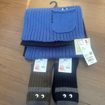 유니클로 ANYA HINDMARCH 머플러 & 삭스