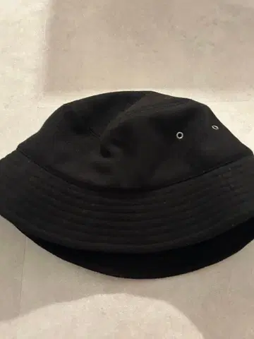 VICTIM x CA4LA FELT BUCKET HAT