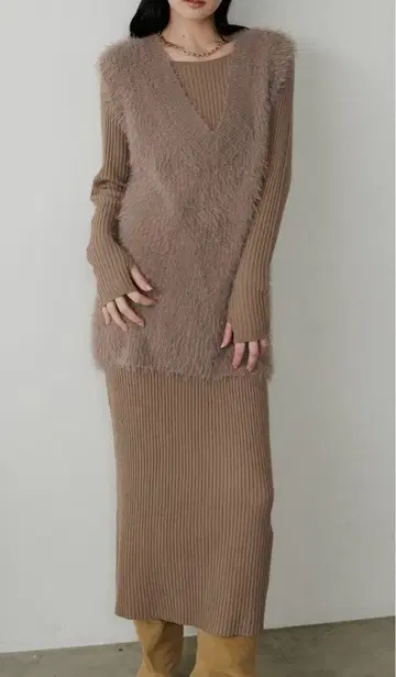 새상품 LARUTA 리브 니트 원피스 x 페더 베스트 세트 쿨넥