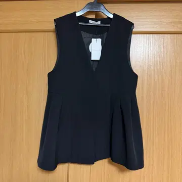 택 포함 새상품 OPAQUE.CLIP 고급 플레어 베스트 블랙 M