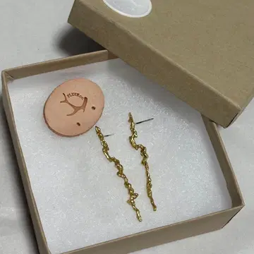 pluie  파사르 귀걸이 골드 양쪽 박스 포함