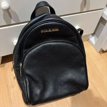 마이클코어스 백팩