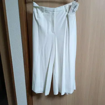 토피즈 화이트 와이드 팬츠 프론트 백 포켓 부착