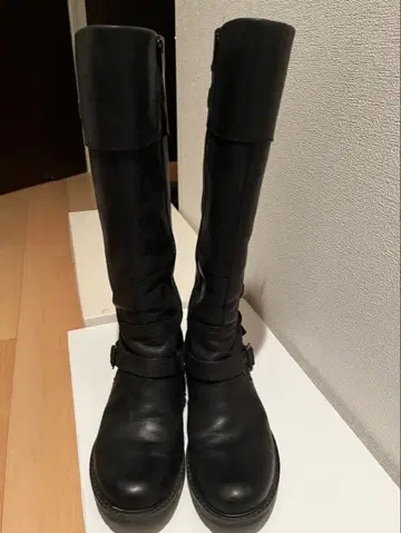 블랙 가죽 롱 부츠 버클 포함