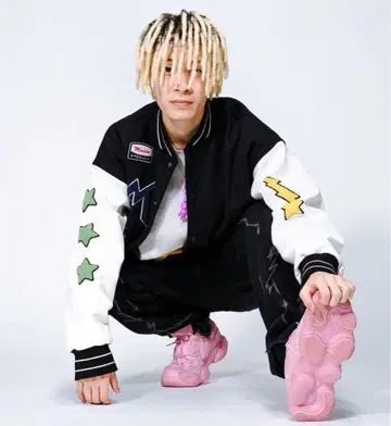 인만 착용 바시티 자켓 색상 변경