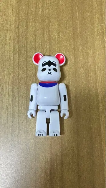 자쿠에츠 x BE@RBRICK