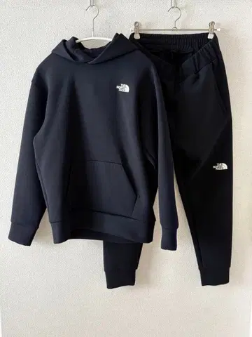 THE NORTH FACE 후드 부착 맨투맨 세트