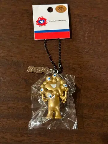 골드 컬러 미야쿠미야쿠 PVC 플레이트 부착 마스코트 만박 키링