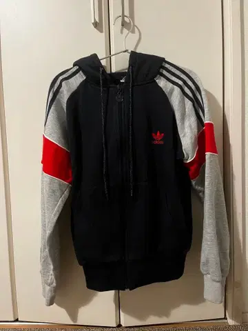 adidas 풀 지퍼 후디 블랙/그레이/빨간색