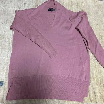 23구 핑크 V넥 스웨터 38